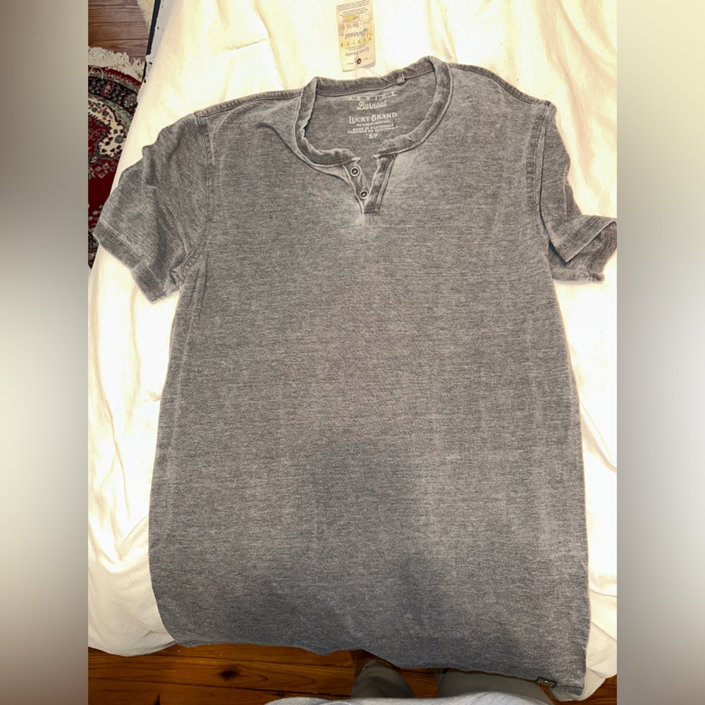 Lucky brand tshirt